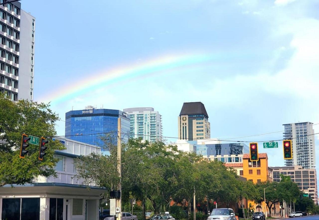 Itz A Vibe - 1 Bedroom Studio In The Heart Of Dtsp San Petersburgo Exterior foto