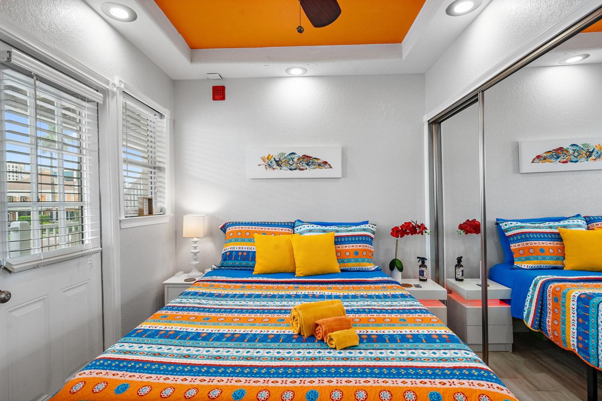 Itz A Vibe - 1 Bedroom Studio In The Heart Of Dtsp San Petersburgo Exterior foto
