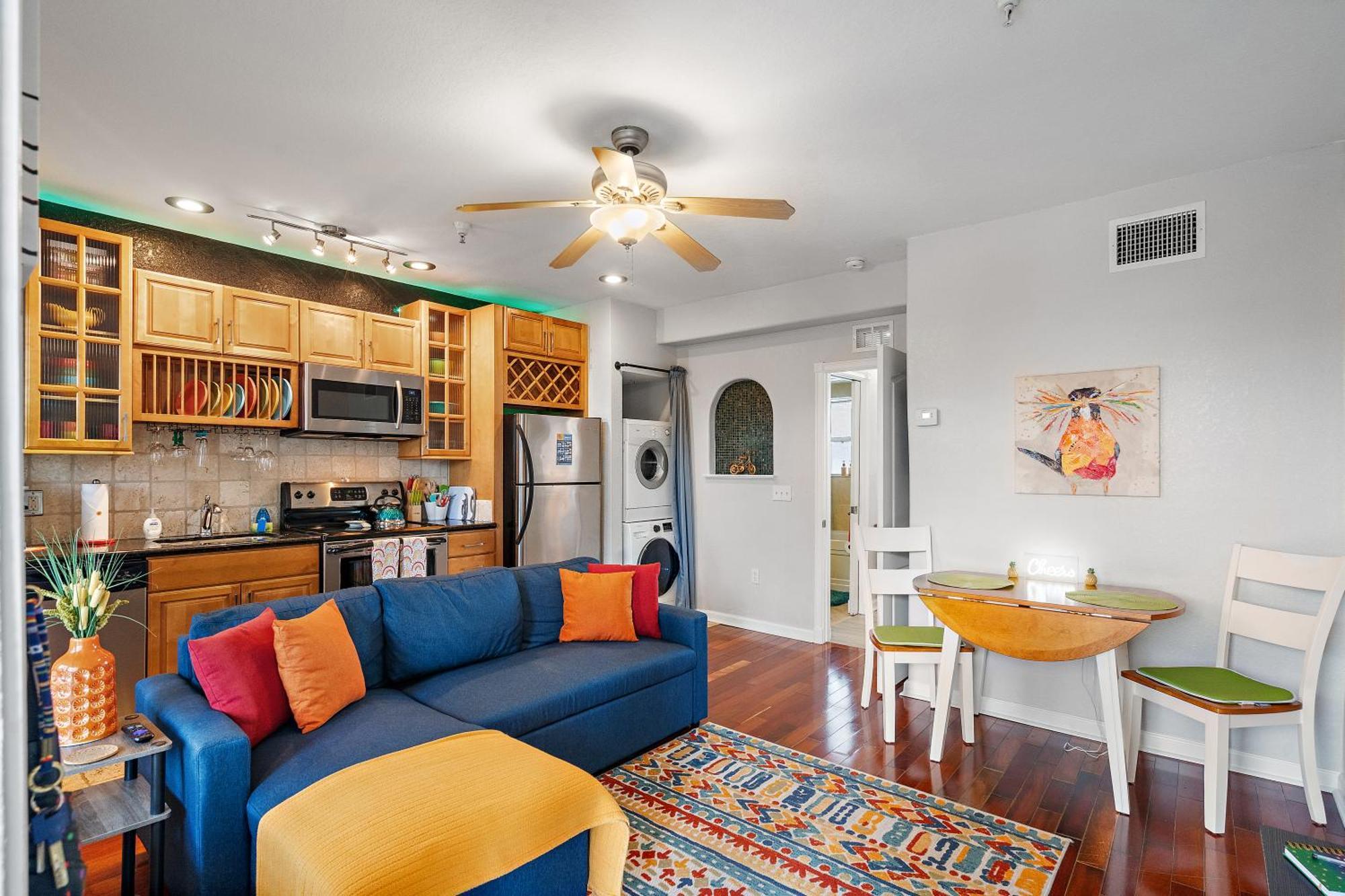 Itz A Vibe - 1 Bedroom Studio In The Heart Of Dtsp San Petersburgo Exterior foto